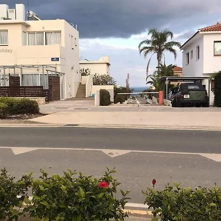 Sunny By Konnos Paralimni