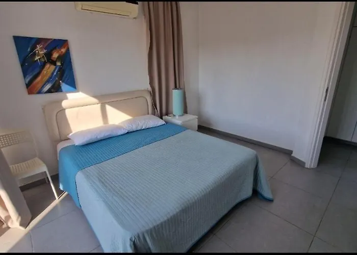 Sunny By Konnos פאראלימני